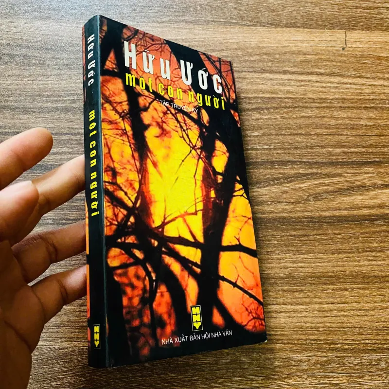 Một Con Người - Tập Truyện Ký - Hữu Ước#HATRA 971671