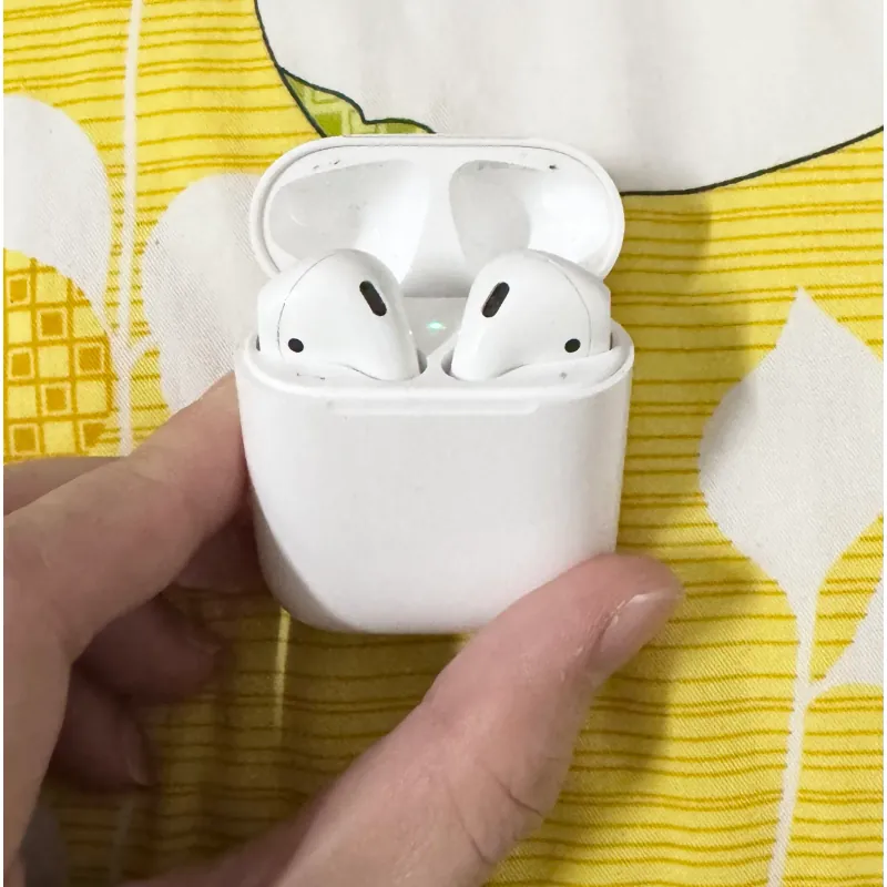Tai nghe không dây Apple AirPods 2 Generation màu trắng 734658