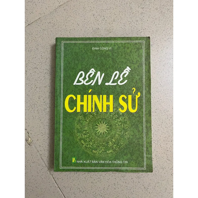 BÊN LỀ CHÍNH SỬ 592093