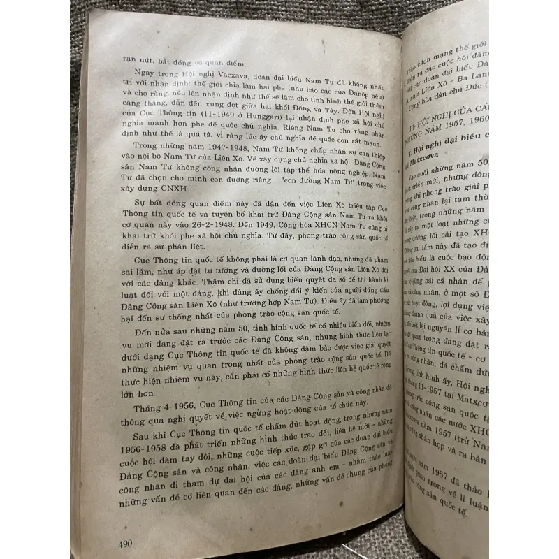 Lịch sử thế giới hiện đại - mấy trang đầu bị mất góc  1000054