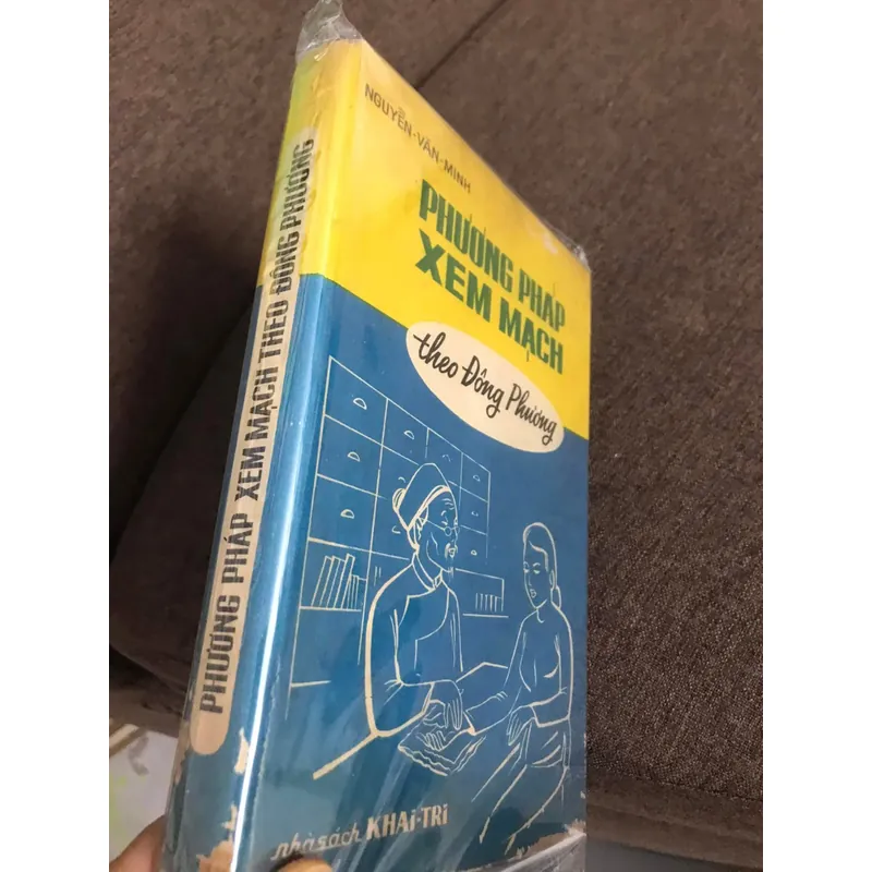 Bìa cứng sách gốc - phương pháp xem mạch theo Đông Phương - Hải thượng Lãn Ông 678705