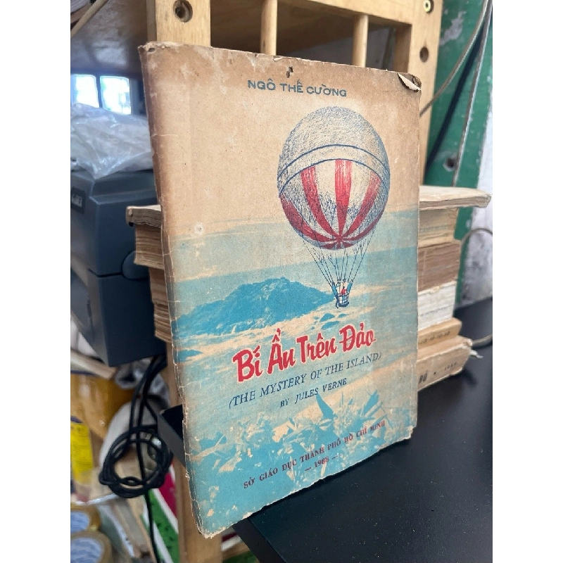 Bí ẩn trên đảo - Jules Verne 552121