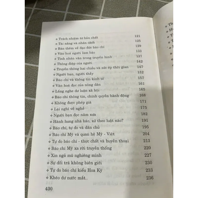 NGHÊ BÁO NGHIỆP VĂN - SÁCH BÁO CHÍ 556968