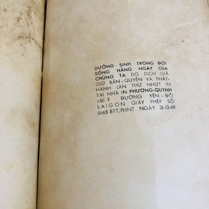 2 sách  xưa – đóng chung bìa cứng 925816