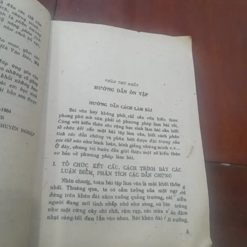 Hướng dẫn ÔN TẬP VÀ LÀM BÀI THI VÀO CÁC TRƯỜNG ĐẠI HỌC MÔN VĂN 689041