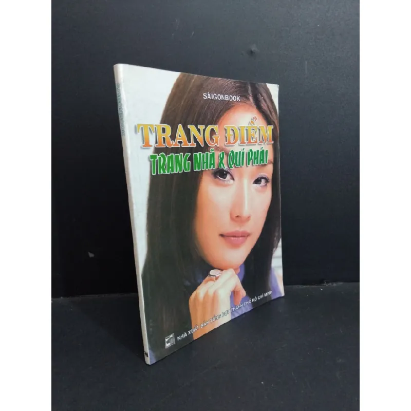 [Sách Cũ SCGR] Trang điểm trang nhã & quí phái mới 80% bẩn bìa, ố 2004 HCM2811 Sàigonbook KỸ NĂNG 676907
