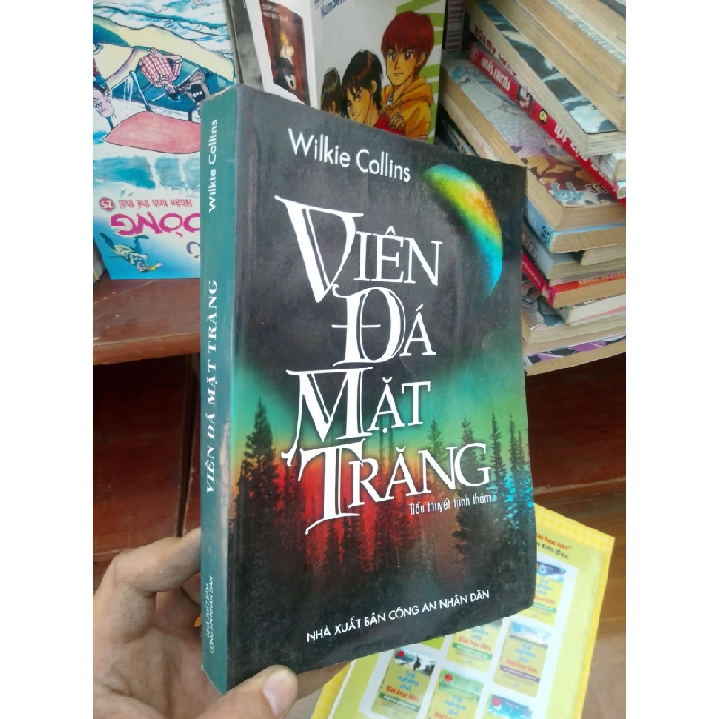 Viên đá mặt trăng - Collins 2004 Tiểu Thuyết VAVO-AK19 935983