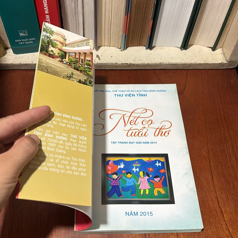 II Tranh Thiếu Nhi: Nét Cọ Tuổi Thơ _ Tập Tranh Đạt Giải Năm 2014 - 2015 719485