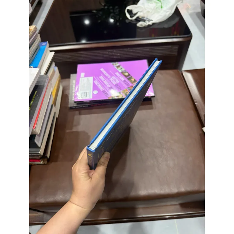 SOLVE IT WITH SHERLOCK HOLMES (SÁCH TRÍ TUỆ TIẾNG ANH)- K5 1031083