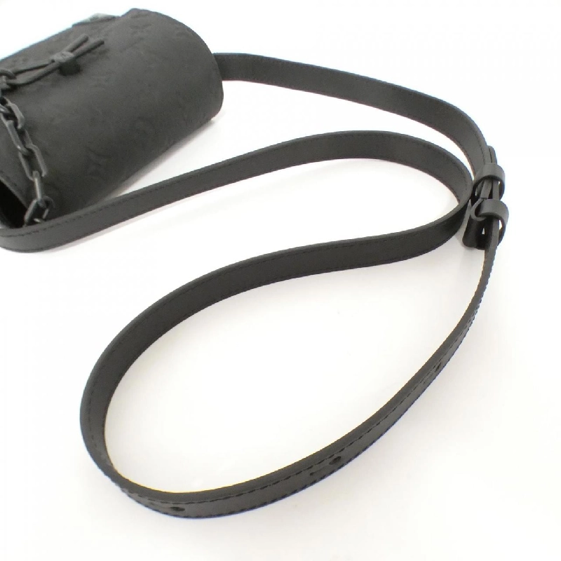 Túi đeo vai Louis Vuitton Trillon Monogram Steamer Wearable Wallet M81746 610394