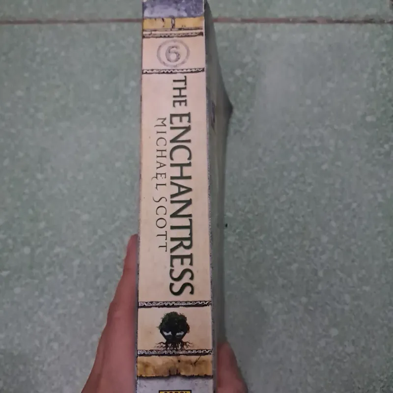 The enchantress 997430