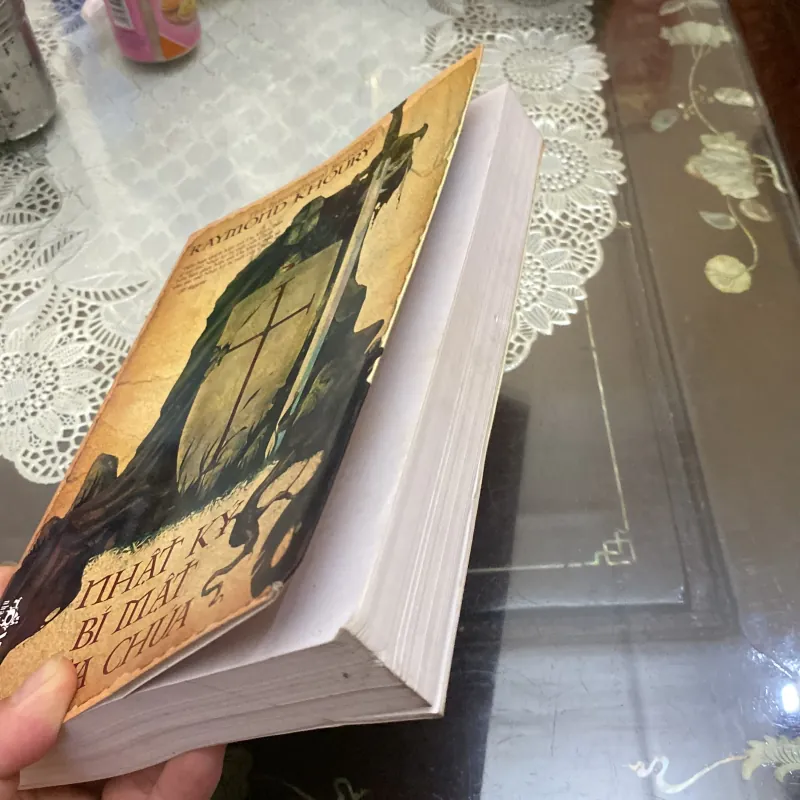 Tiểu thuyết-  Nhật ký bí mật của Chúa - Raymond Khoury ( bìa mềm) 80% #TAKE 260370