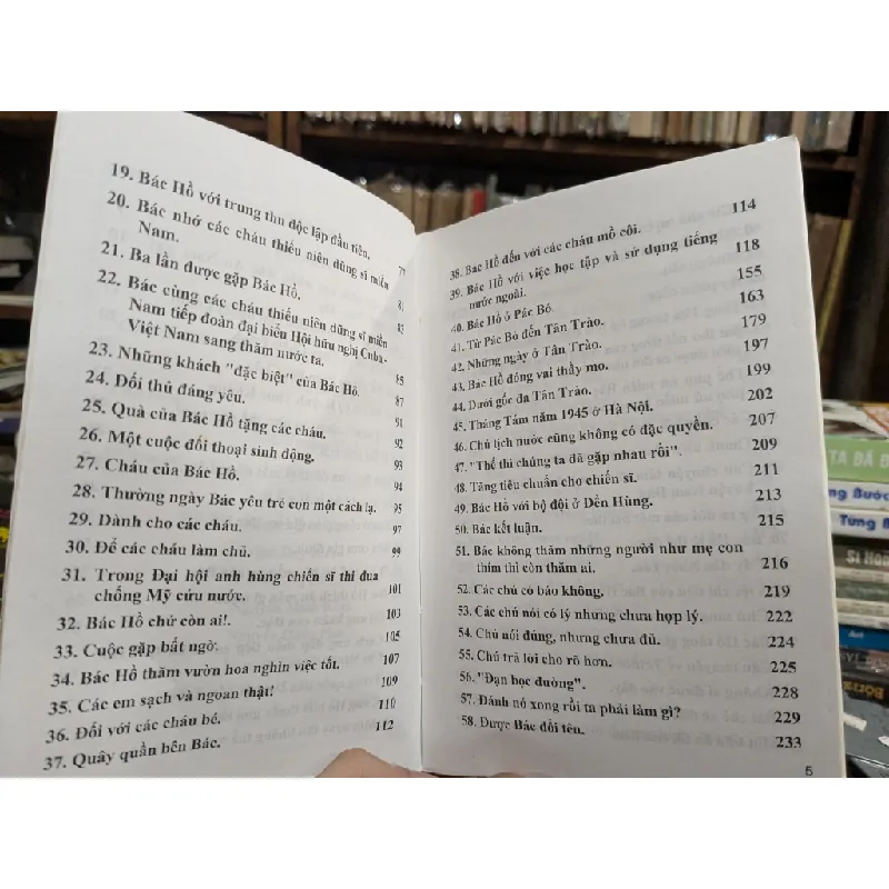 117 chuyện kể về tấm gương đạo đức Hồ Chí Minh 702683