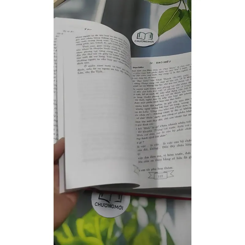 [MIỄN PHÍ BỌC SÁCH] Cách Xây Dựng Gia Phả Dòng Tộc Và Tuyển Chọn Các Bài Khấn Cổ Truyền C 727378