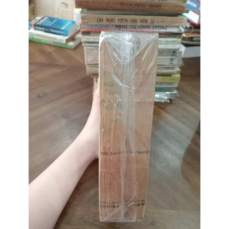 NGƯỜI GIÀU NGƯỜI NGHÈO ( BỘ 2 QUYỂN ) - IẾCUYN SÔ 147968