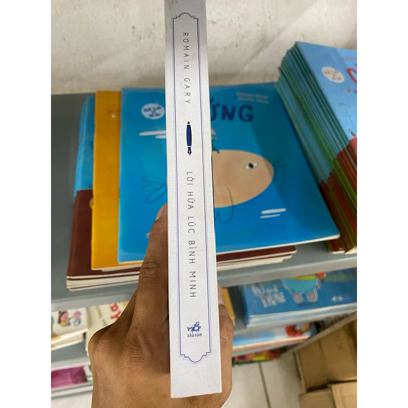 Lời hứa lúc bình minh - Romain Gary 299750