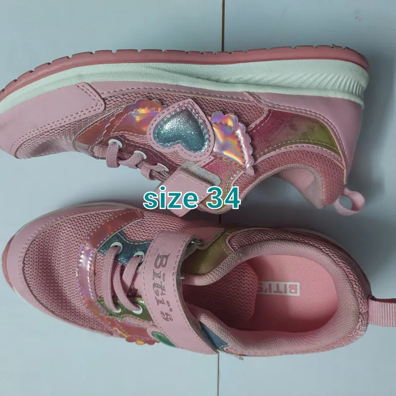 Giày Bitis size 35. Mới mang 1 lần 562290