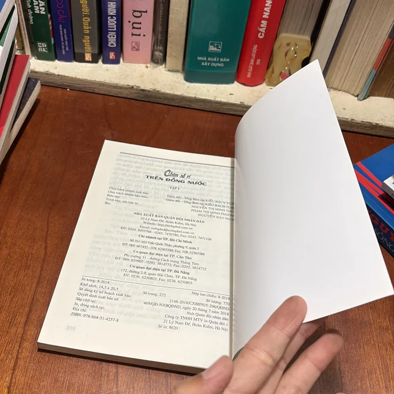 II Tiểu Thuyết: Chim Sẻ Ri Trên Đồng Nước (Tập 1) - Nguyễn Trọng Văn - 2018 786224