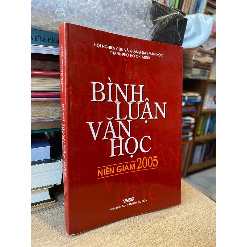 Bình luận văn học niên giám 2007 189494