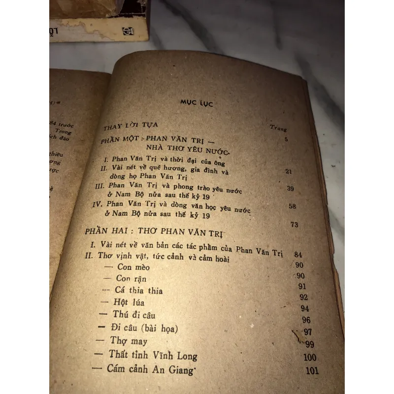 Phan văn trị cuộc đời và tác phẩm - Nguyễn Khăc Thuần  990644