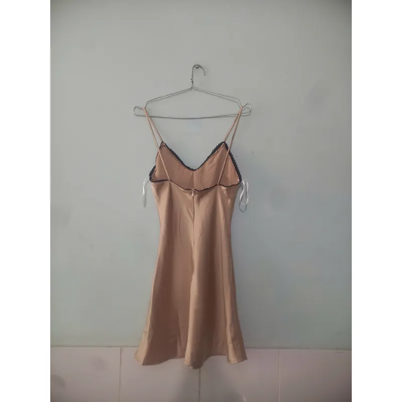 Váy ngủ lụa 2 dây phối viền ren đen dáng ôm quyến rũ (Hàng thanh lý) 1059341