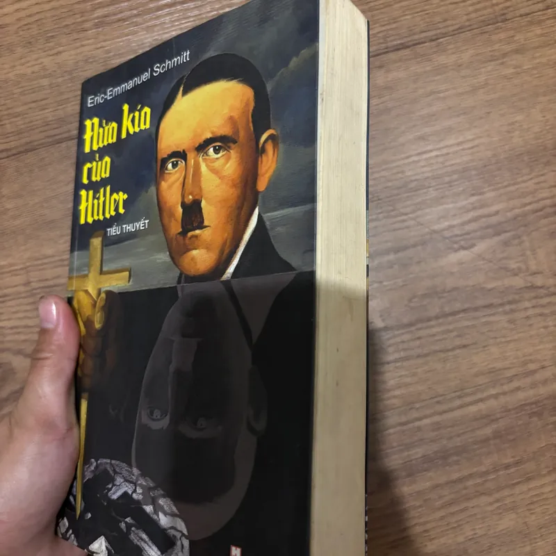 Nửa kia của Hitler - Eric Emmanuel Schmitt 562537