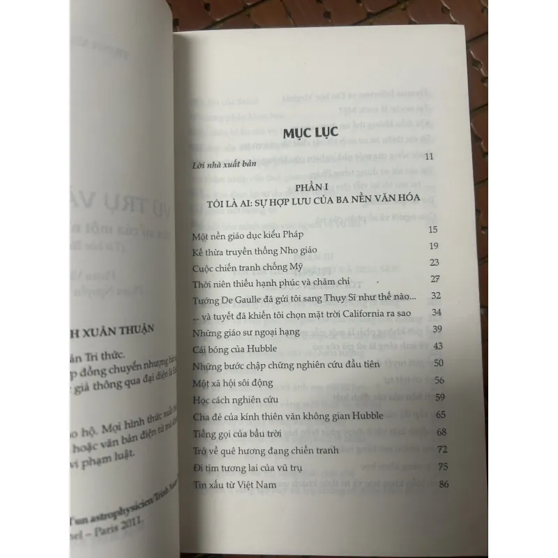 Vũ trụ và hoa sen - Trịnh Xuân Thuận 992265