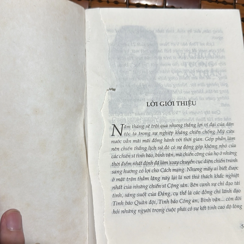 Vỏ bọc nhiệm màu - Hà Bình Nhưỡng  527041