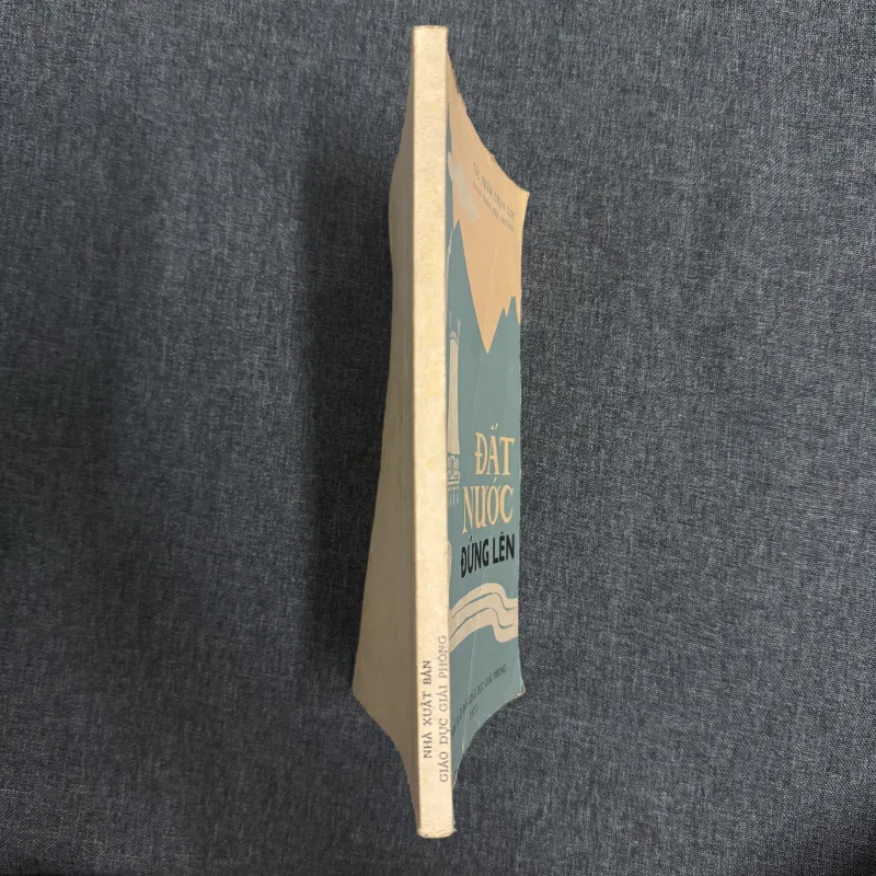 Đất nước đứng lên - Nguyên Ngọc 798064