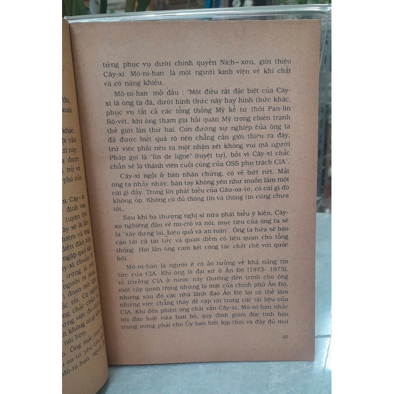 CIA KHI BỨC MÀN ĐƯỢC VÉN LÊN - BOB WOOD WARD 443610