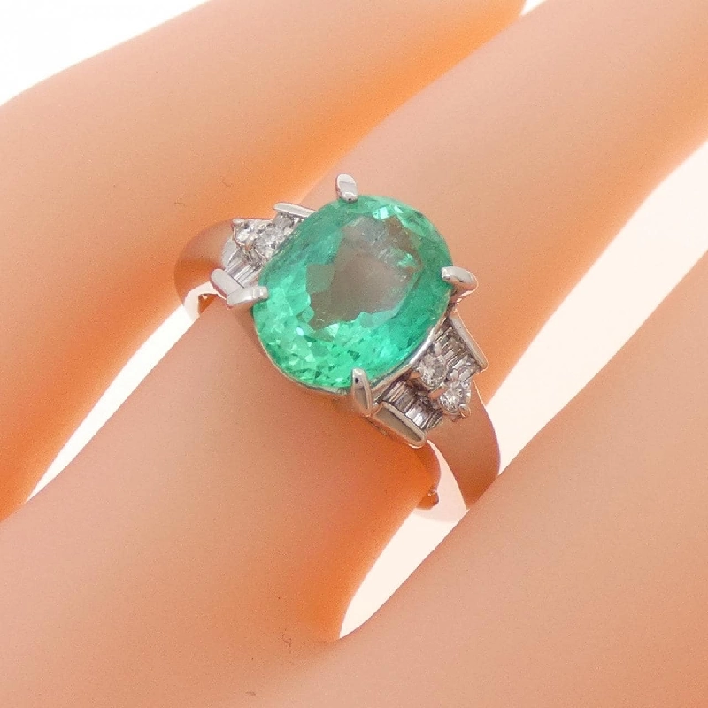 Nhẫn Emerald PT900 2.29CT 670602