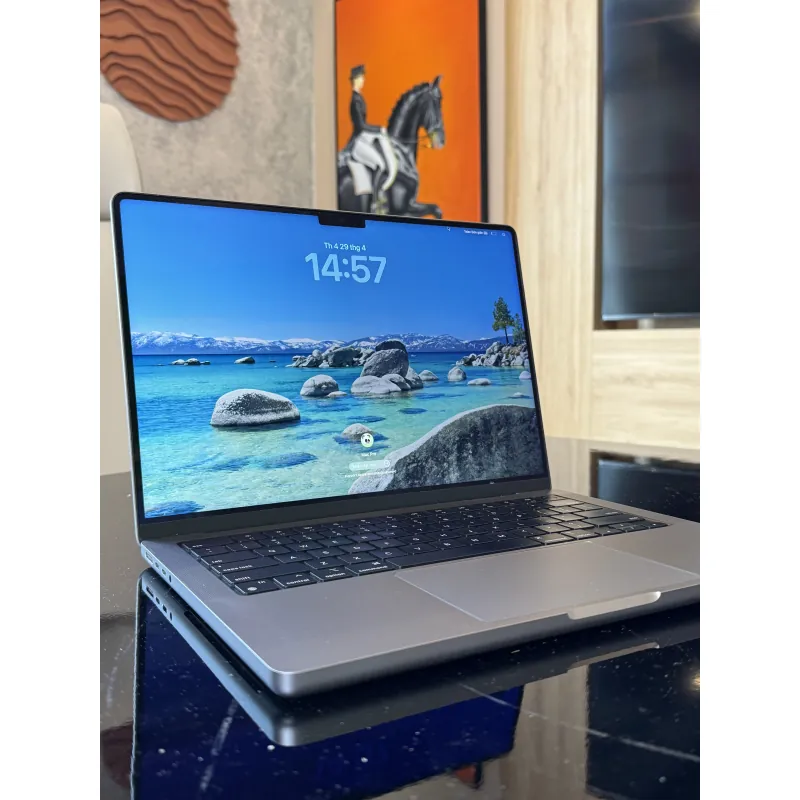MacBook Pro 14 inch M1 Pro  1042839