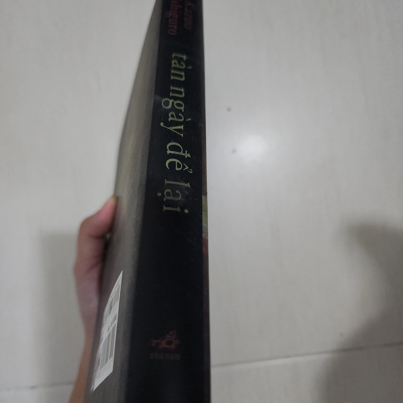 Sách Tàn ngày để lại của Kazuo Ishiguro mới 95% 534181