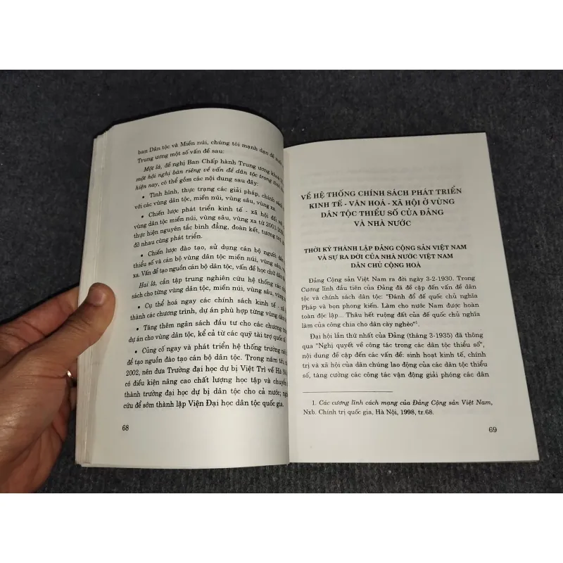 VỀ CÔNG TÁC DÂN TỘC TRONG 10 NĂM ĐỔI MỚI (1990 - 2000) 992547