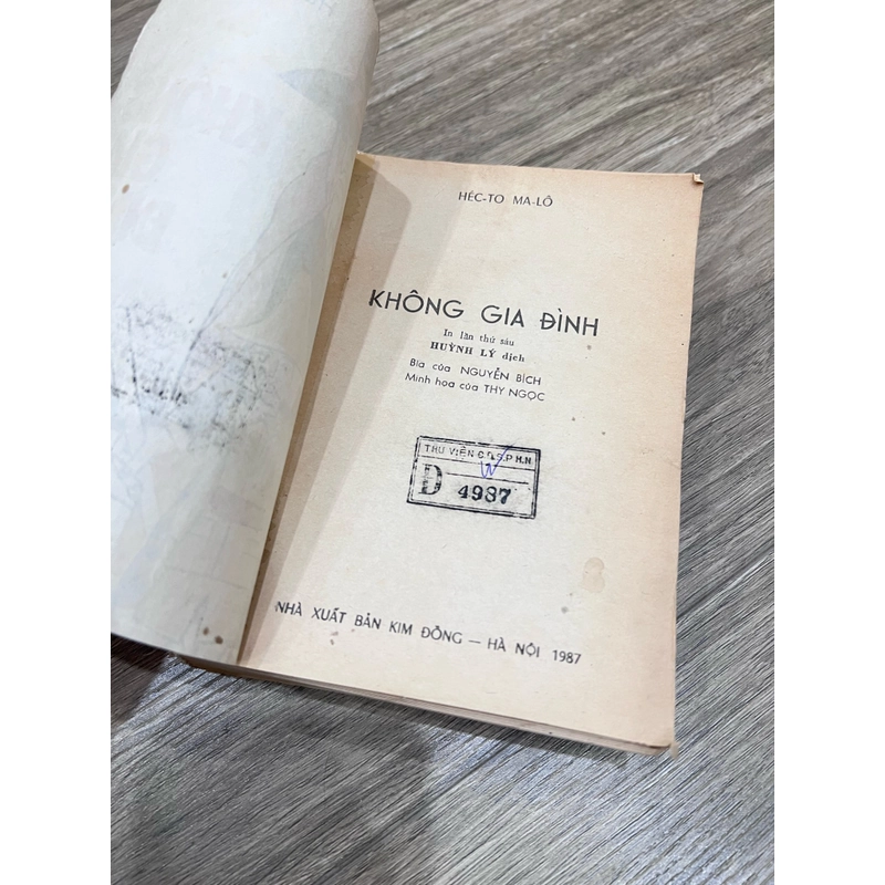 Không gia đình (tiểu thuyết) bản in 1987 526041