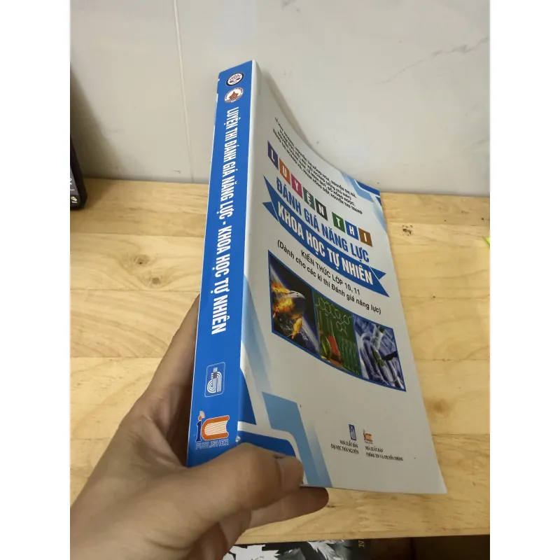 Luyện Thi Đánh giá Năng lực khoa học tự nhiên  1021107