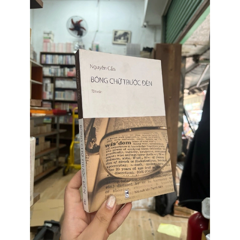 Bóng chữ trước đèn - Nguyễn Cẩn 144036