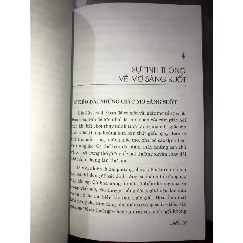 Biết mình đang mơ - Thực hành thiền định để có giấc mơ sáng suốt  714028