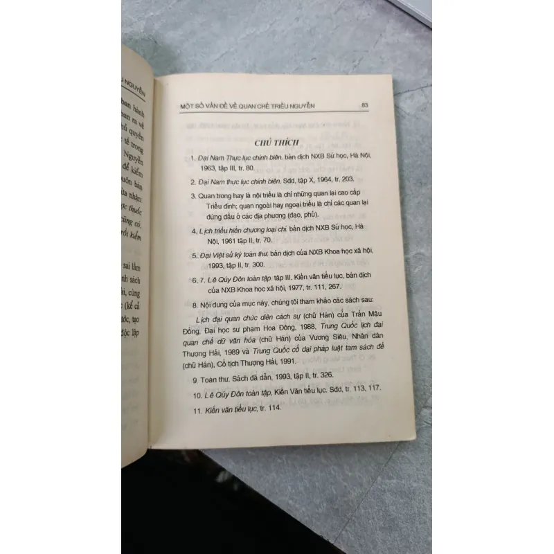 MỘT SỐ VẤN ĐỀ VỀ QUAN CHẾ TRIỀU NGUYỄN - PHAN ĐẠI DOÃN 731803
