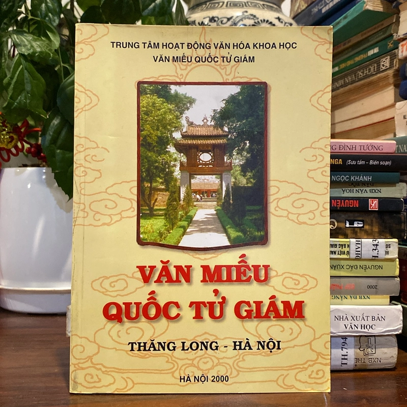 VĂN MIẾU QUỐC TỬ GIÁM (XB 2000) 501201