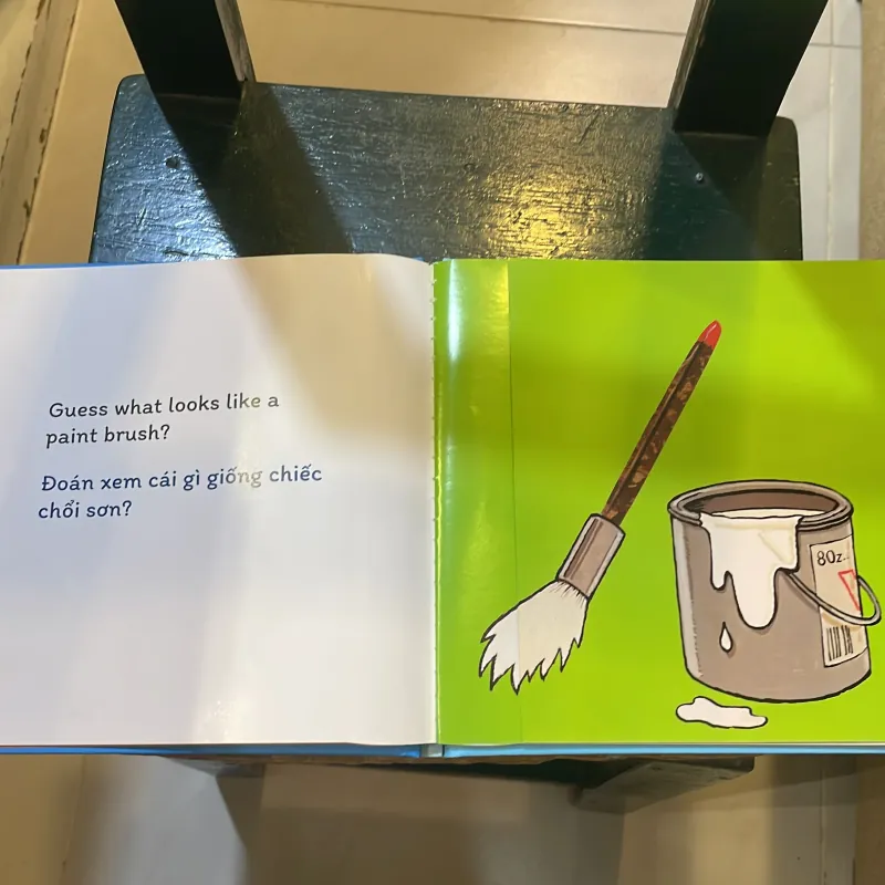 Sách đố vui lật giở song ngữ : Đoán xem là gì ? - Guido Van Genechten  1027410