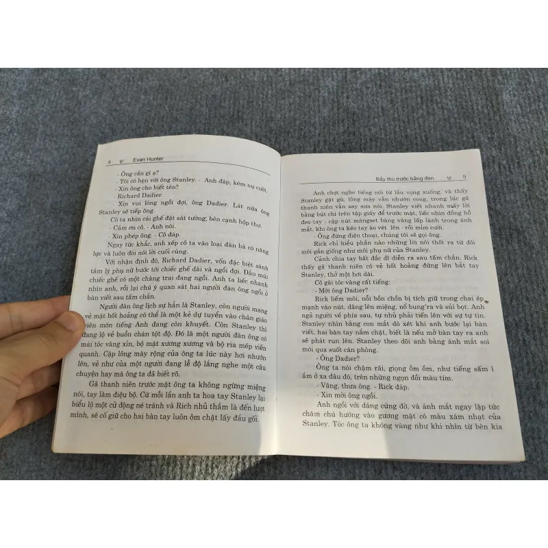 BẦY THÚ TRƯỚC BẢNG ĐEN - EVAN HUNTER 574307