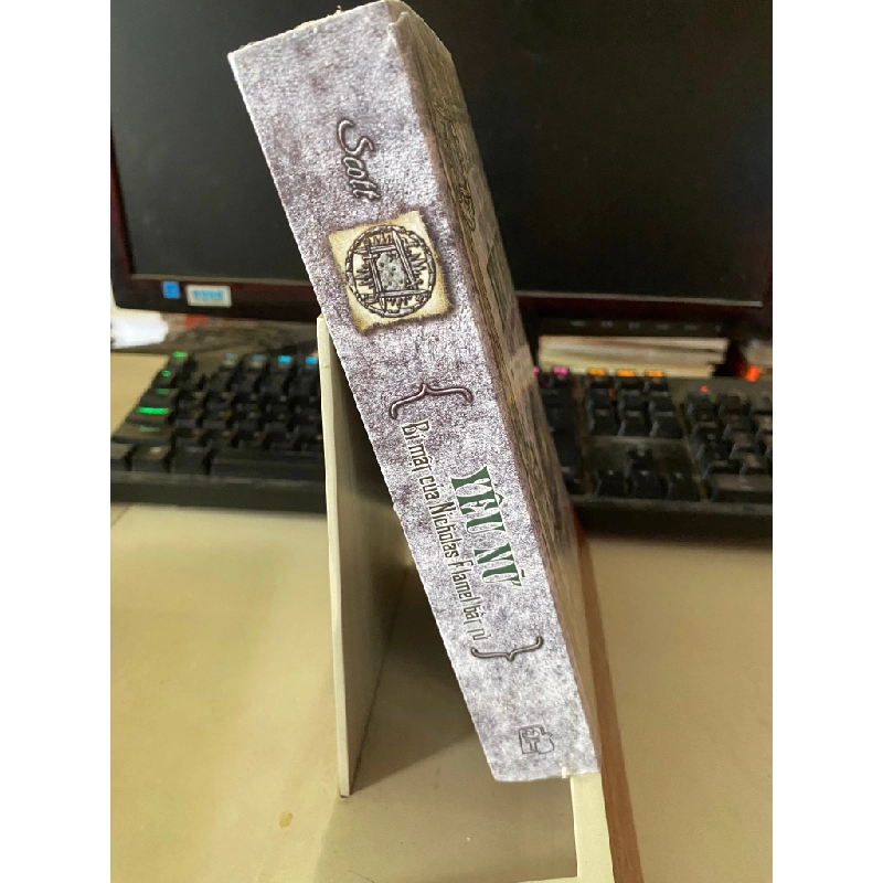 Yêu nữ bí mật của Nicholasflamel bất tử -Sách lưu kho mới còn seal-  Michael Scott [2001] SÁCH VĂN HỌC 443249