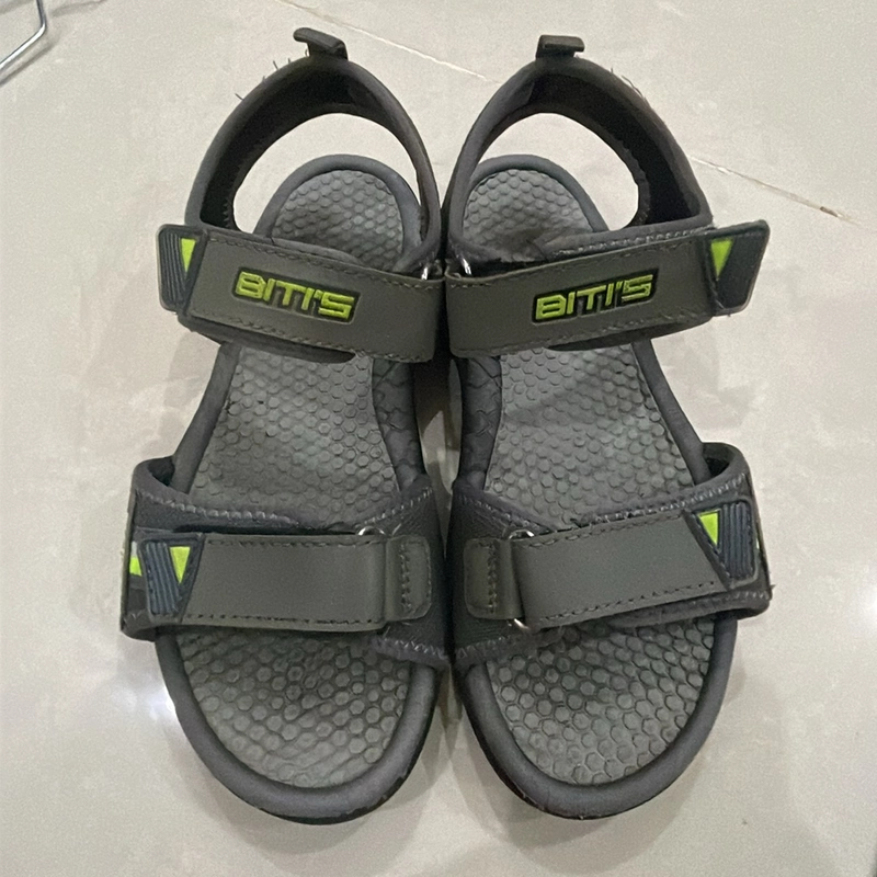 Giày bitis bé nam size 36 301614