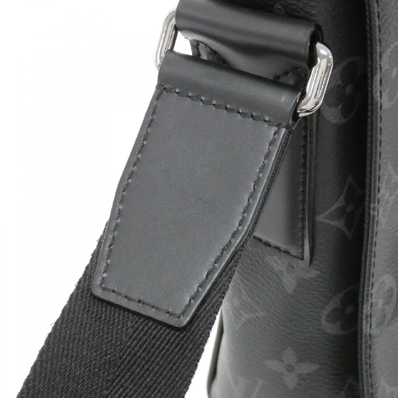 Túi xách vai Louis Vuitton Monogram Eclipse District PM M44000 612434