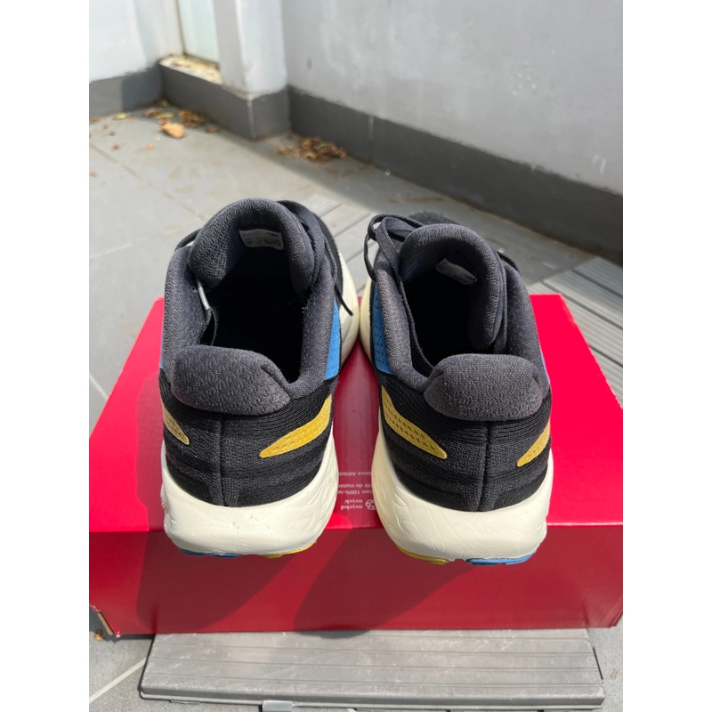 Giày chạy bộ nam New Balance EU44 màu đen 527576