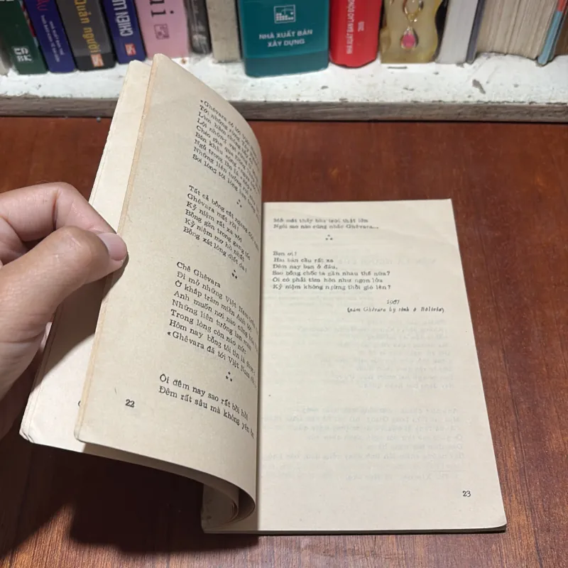 [Sách 8x] - II Thơ: Bếp Lửa Khoảng Trời - Bằng Việt - 1986 796476