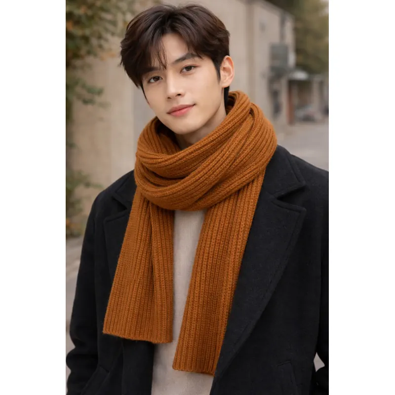 Khăn len nâu ấm áp – khăn trắng nhẹ Hai kiểu, hai phong cách nhưng đều cực dễ phối đồ.  937050
