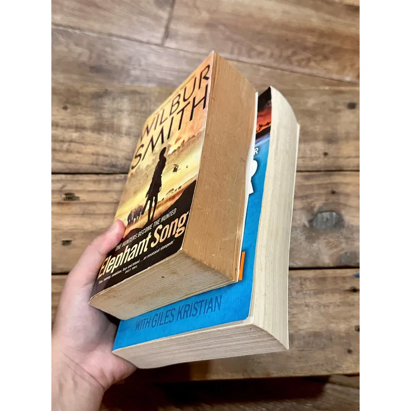 Combo Sách Wilbur Smith - Elephant Song/Golden Lion 736278