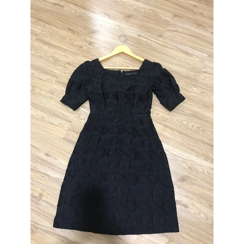 Đầm Zara màu đen size S 468292